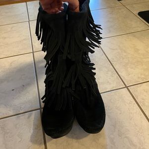 Three layer fringe boot! Black leather, excellent condition!!